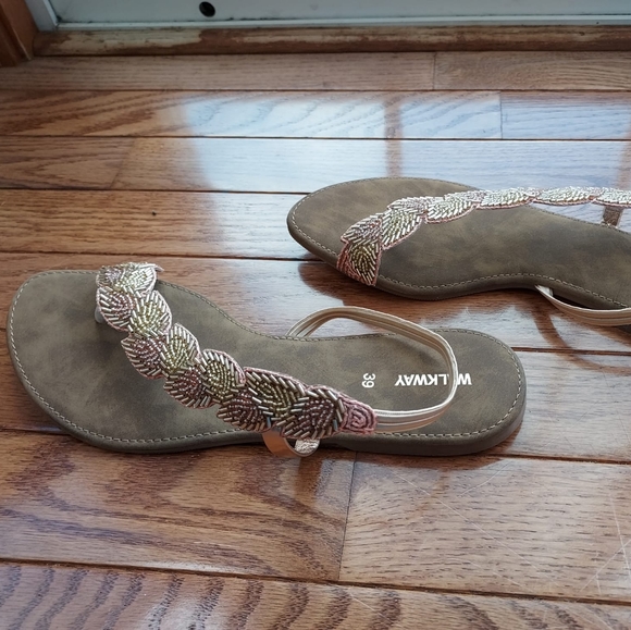 Party wear sandals - Picture 3 of 4